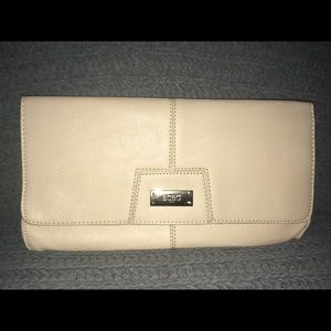 ‼️SALE‼️ BCBG clutch
